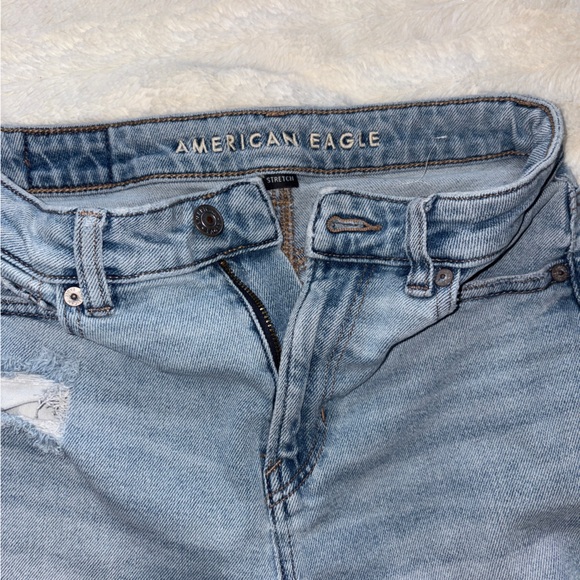 American Eagle Outfitters Stretch Mom Jean Light Wash Denim Size 0 - Picture 5 of 10